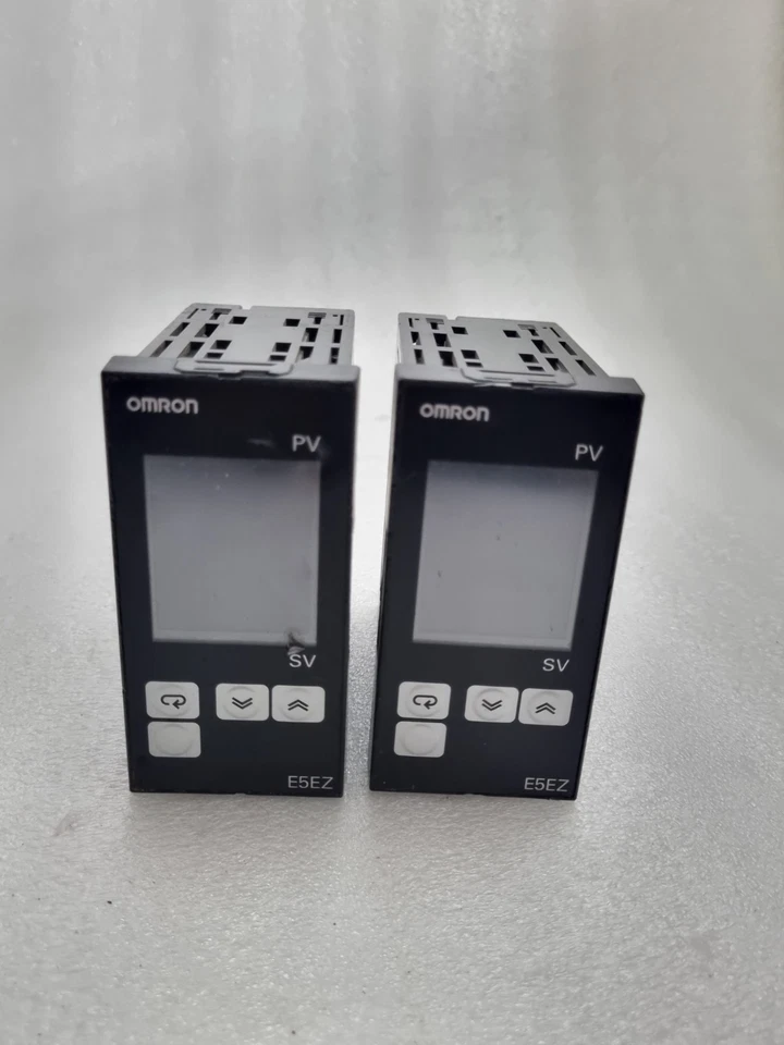 Lot of 2 Pcs Omron E5EZ-C3T Temperature Controller E5EZC3T (Used Working)